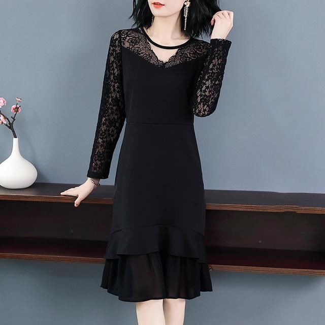 70后老婆，入秋后不买毛衣，穿这秋裙+小高跟，特洋气有女人味