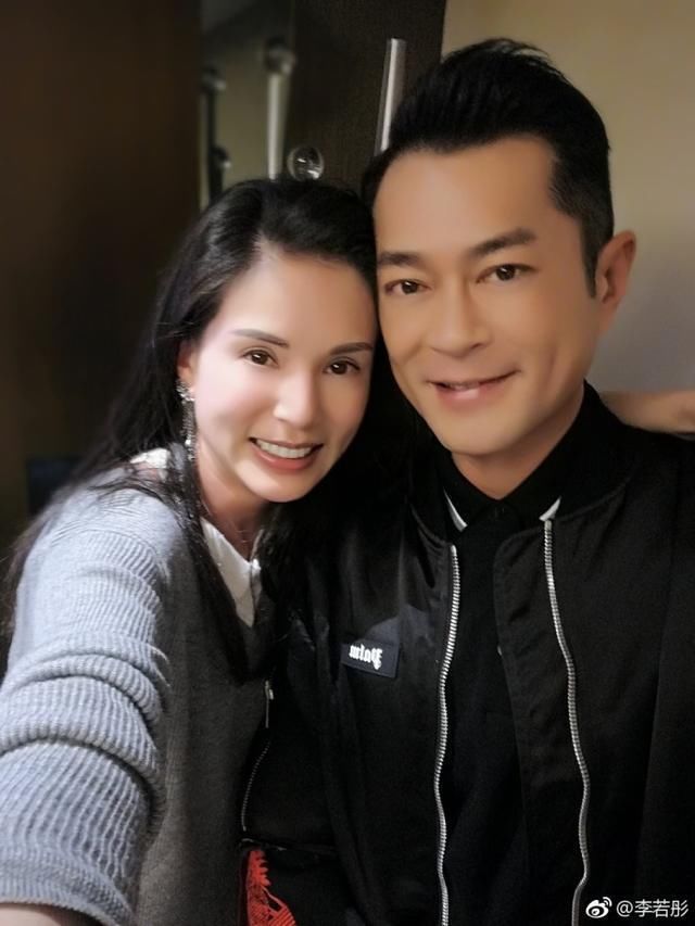 姑姑和过儿同框啦!李若彤晚餐偶遇古天乐,合影