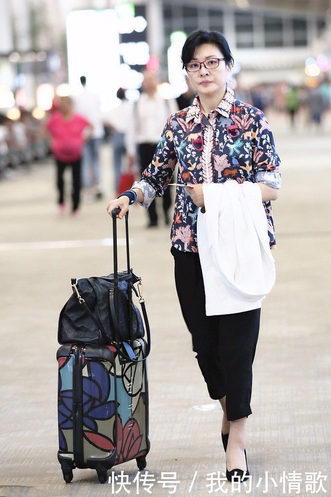 50岁周涛很真实，不化妆不扮嫩！网友：这才是女人该有的自信！