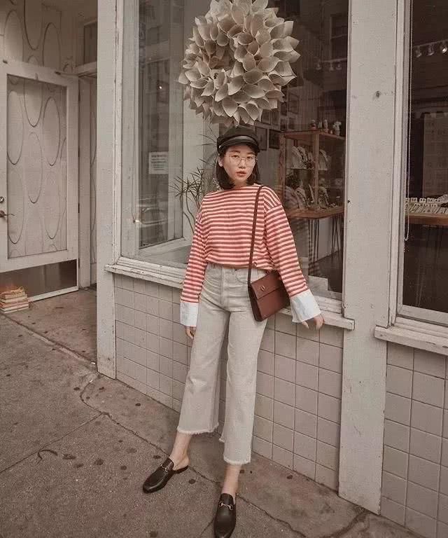  春天@条纹T恤经久不衰，春天这样穿就很chic！