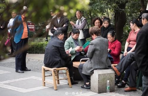 川菜@中国“最懒”的两座城市,人们喜爱享受生活,连动物都天天睡懒觉