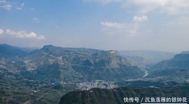 又一中国奇迹：云贵高原造出世界最高大桥，565米的高度折服世界