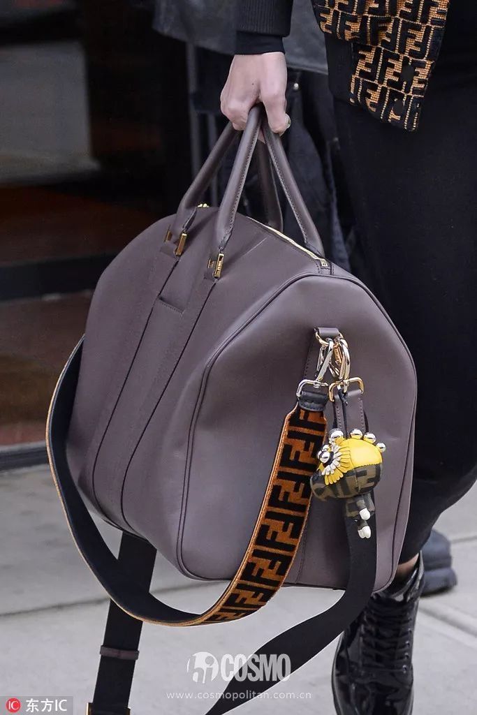 时髦办 | 用宽包带给包包撸个妆，好美噢!