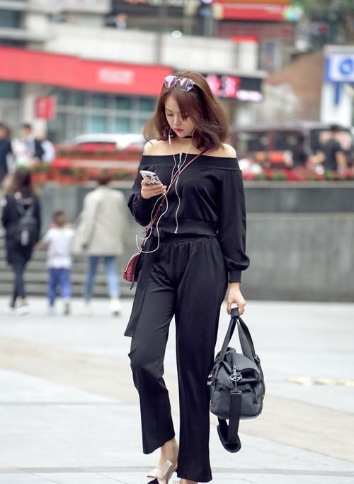  穿着|街拍美女：甜美高挑的小姐姐，穿着时尚又干练