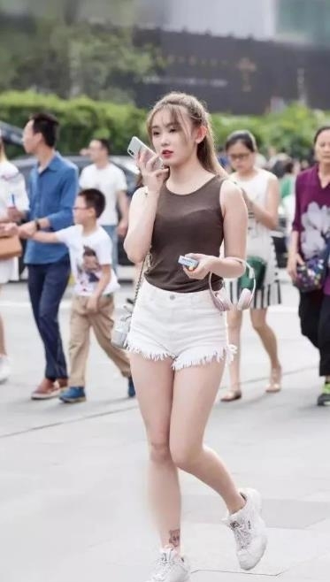 『回家吧』街拍 图7小姐姐, 你脚上的纹身我想仔细看一下, 你跟我回家吧