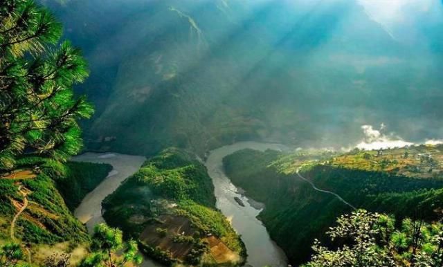 修了整整12年，这条滇西的秘境之路，被称为“神魔道”