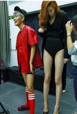 20岁女孩深受困扰多年，不能穿裙子，不能穿高跟鞋，全因这双腿