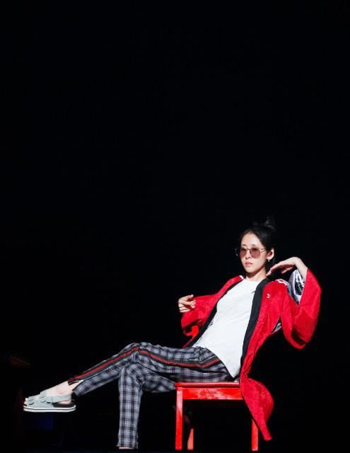 她是“中国好声音”首位女冠军，出道至今零绯闻，被称最干净歌星