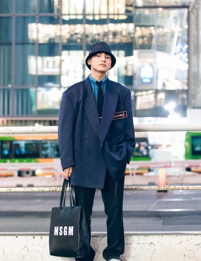  [再合适不过]不Oversize一下，你都不知道休闲西装有多酷！街头潮人来试试？
