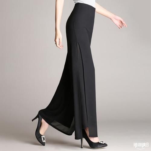 过时的裤子别穿了，今春流行这种阔腿裤，百搭洋气显气质