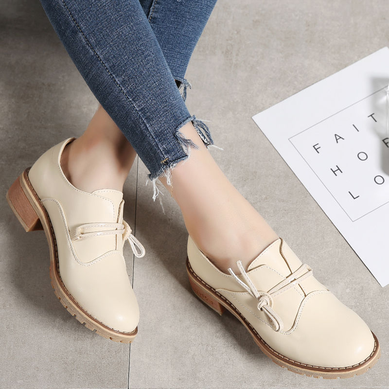 高跟鞋收了吧!国庆出游，新出8款“小皮鞋”，洋气百搭不累脚