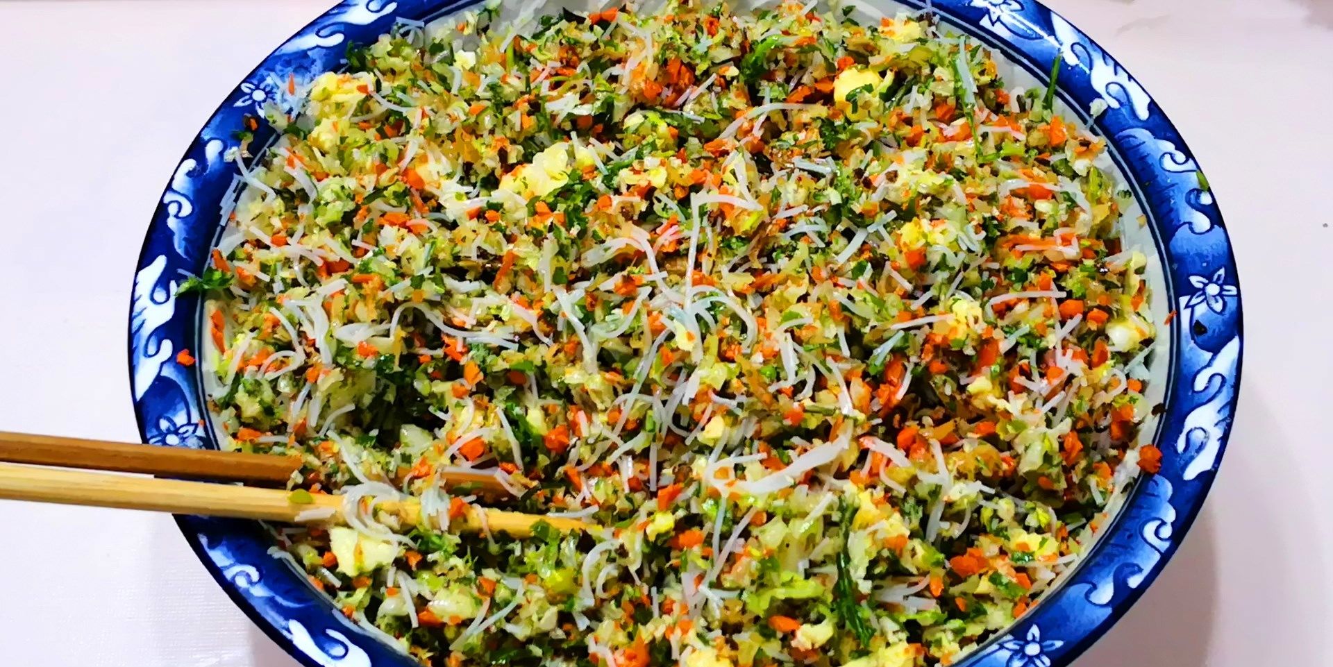  『白菜』白菜饺子怎样做好吃？调馅原来有秘诀，吃起来比肉馅还香，真解馋