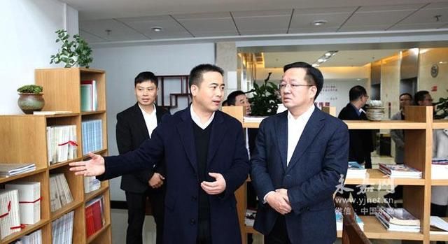 姜景峰到县纪委、县委宣传部、县委统战部调研工作