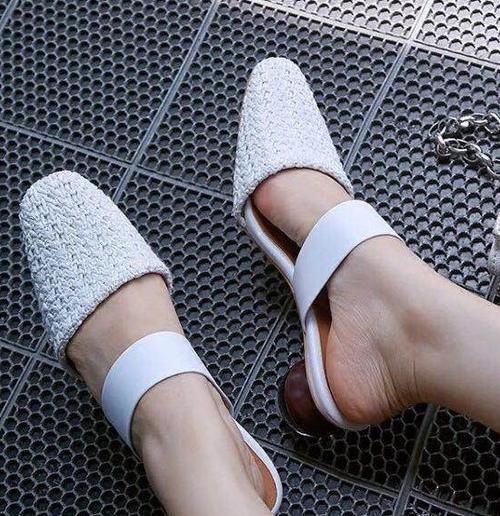 18年超火时尚凉鞋,让你瞬间美出新高度!