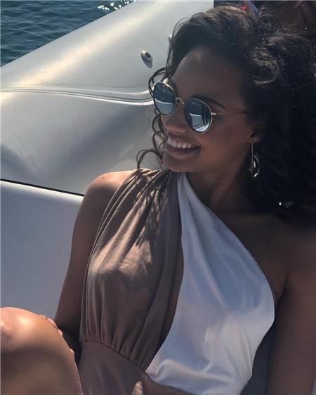 姆巴佩女友曝光!19岁世界杯妖星送梅西回家，女友是法国小姐