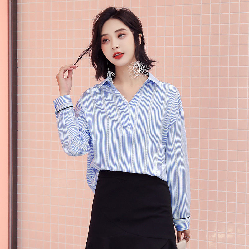 老婆把去年裙子都扔了，换上新款秋衫+小黑裤，洋气显瘦又美嫩