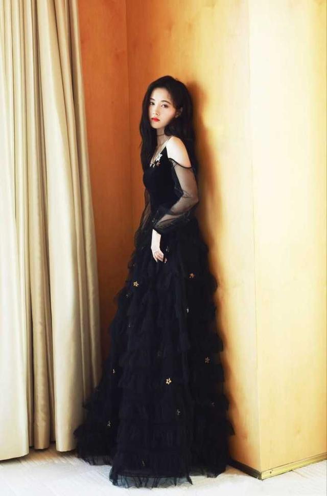 中国“四千年的第一美女”鞠婧祎和“国民闺女”关晓彤?谁最美?