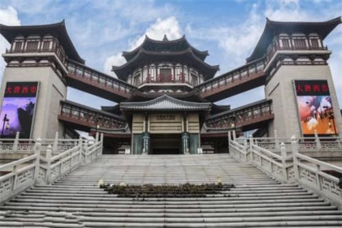  综合实力■中国有一个没有机场的省会，综合实力超强，坐飞机还