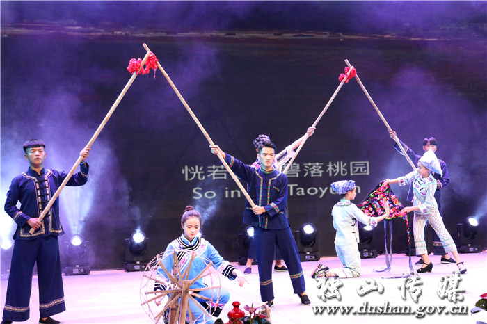 独山:为黔南民族服饰创意设计大赛整装待发