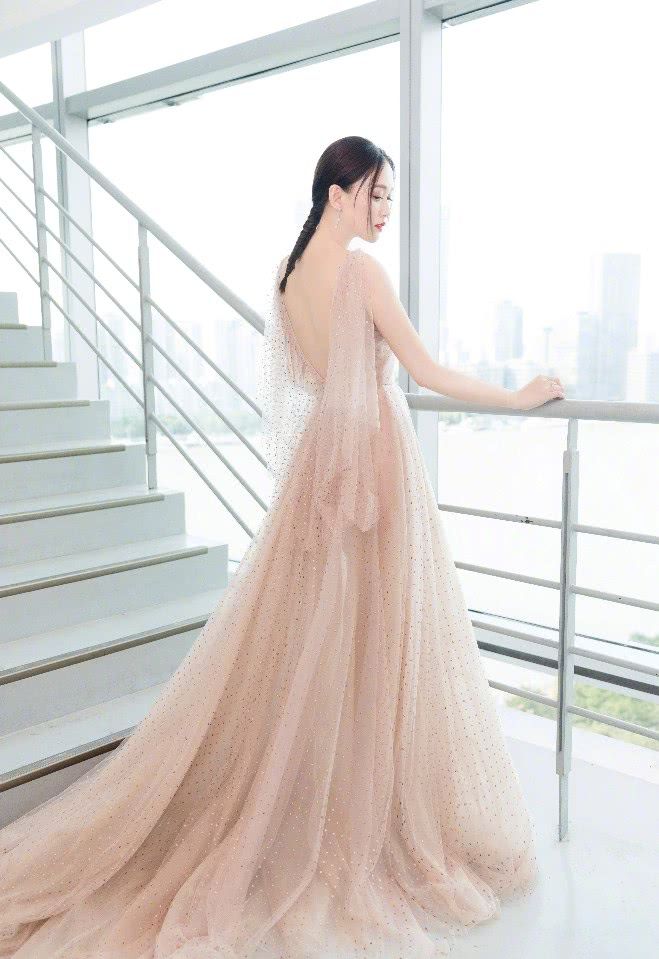 年近40岁的陈乔恩扮起嫩来,没谁了,恐怕是吃了防腐剂吧?