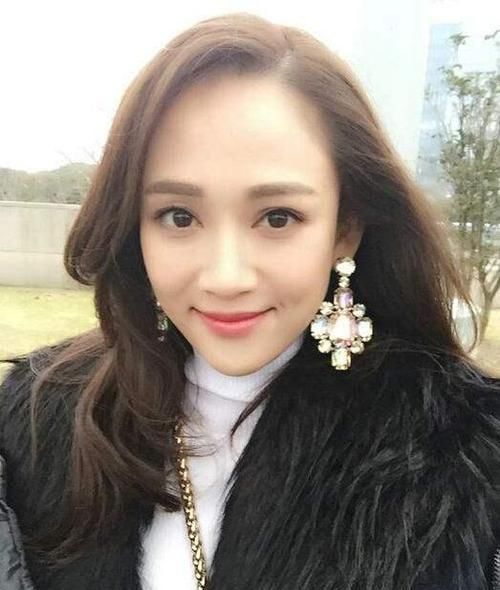  人到中年：谁说女人到中年就是“黄脸婆”，坚持9个护肤小习惯，大妈变姐姐