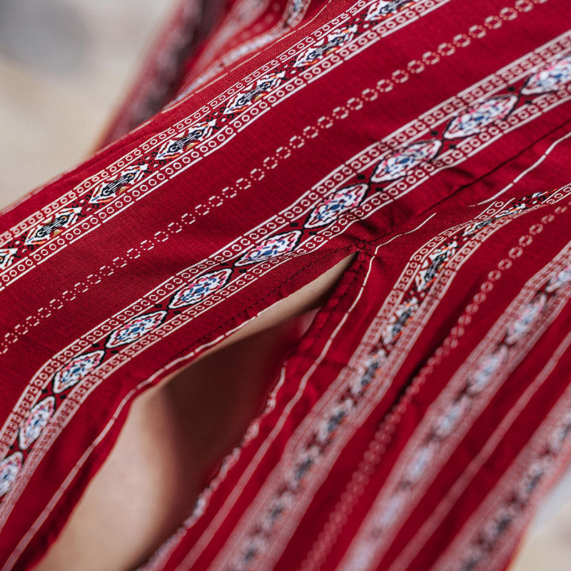 现在的女人胆真大，海边这样穿，真好看，海美人更美