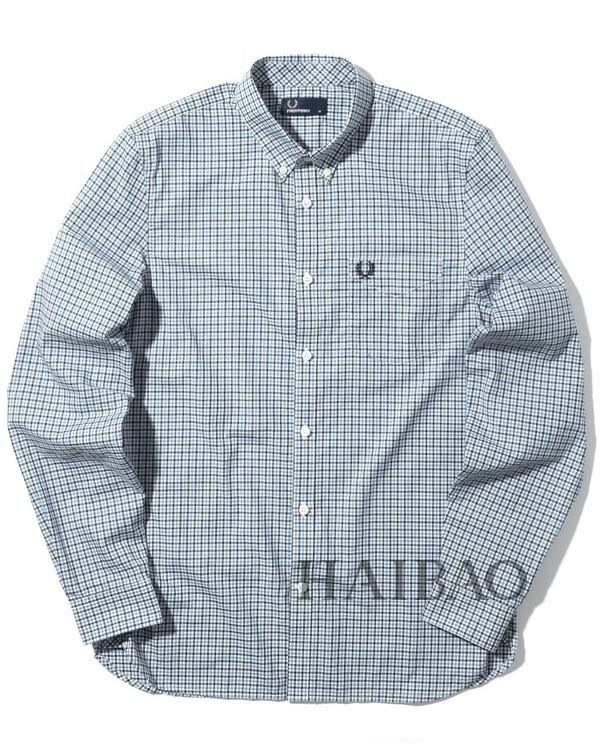 男生夏日扮酷指南！男装周型人秀场外街拍来示范：爱美不分性别，