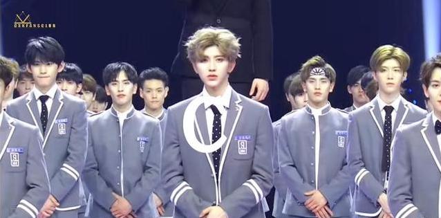 一年级就有了经纪人,演艺公司在合约里给表演