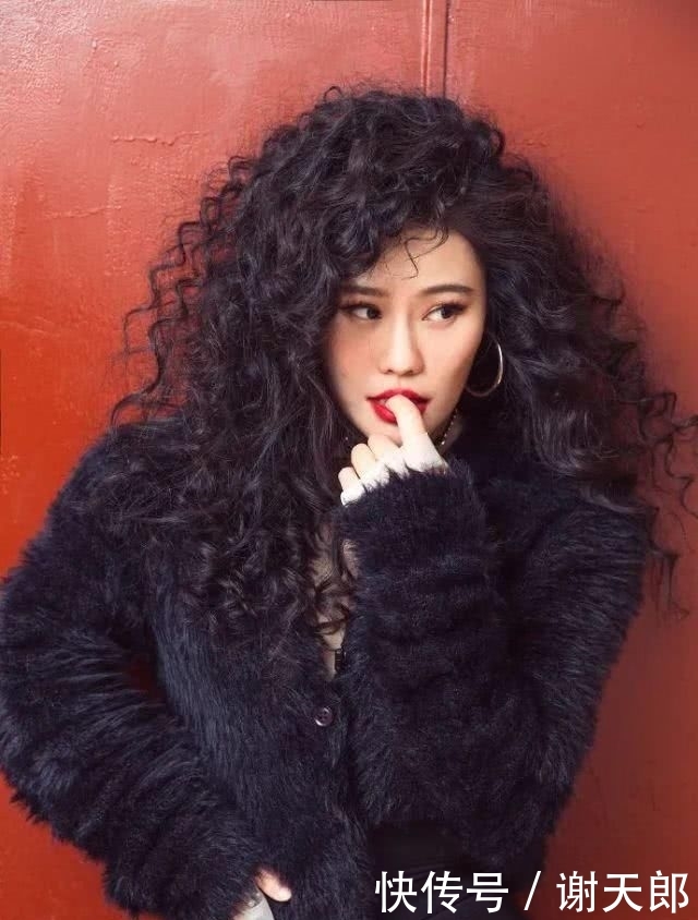 发看起来@有一种“流行”叫袁娅维的爆炸头,就算是神仙姐姐,也不一定好看