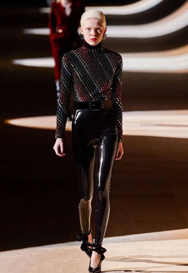  『系列』一场关于女性自我解放的革命：Saint Laurent 2020秋冬时装系列！