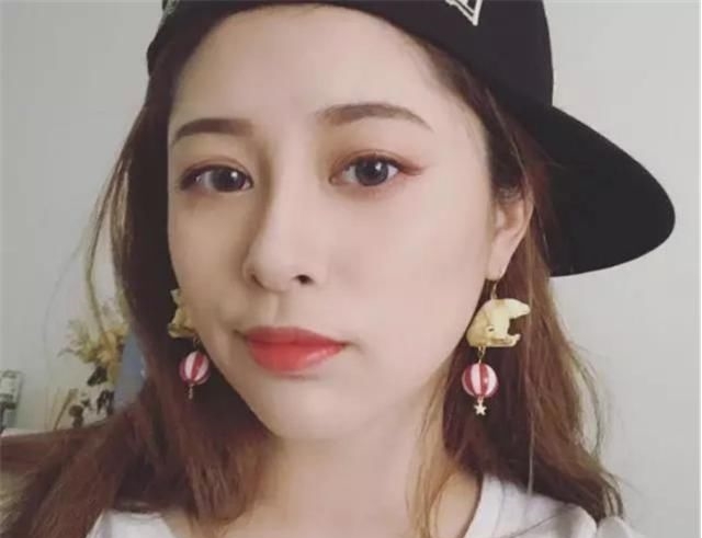 【首饰】四十多岁的女人,这3种首饰要少戴,看着廉价又寒酸,特招人笑话