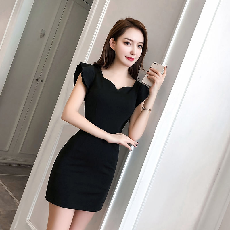 老实说!女人想要迷人，来一件性感包臀裙足以，是不是很美?