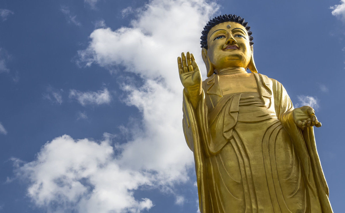 诸佛赐福寿有缘人，见者拜者许愿，心想事成，万事如意