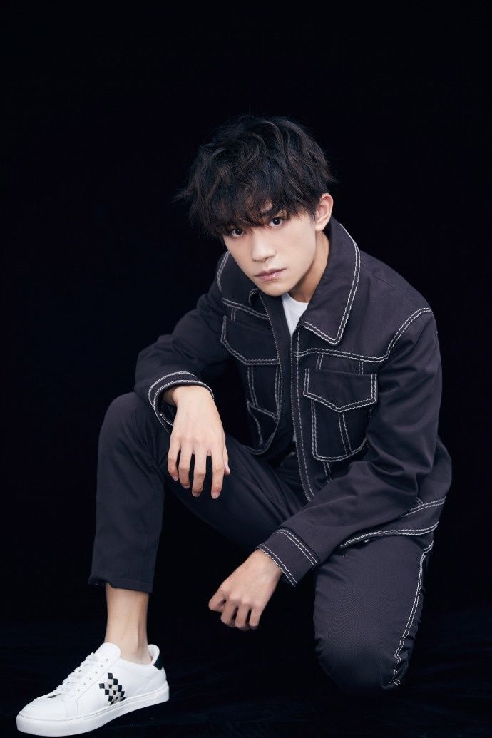 开学季明星校花校草怎么穿?王俊凯千玺宋祖儿欧阳娜娜做示范