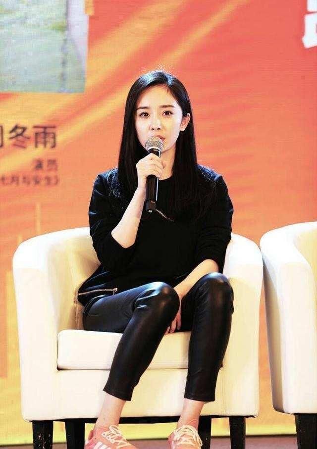 杨幂和baby同框未P照片流出，网友口水直流