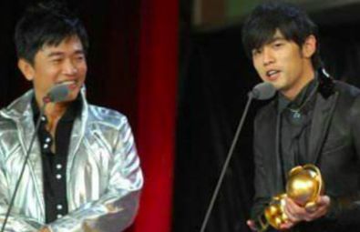 周杰伦被曝出轨空姐，还有了私生子？当事人回应，网友愤怒留言