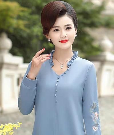 显嫩:春季小衫,正好开春穿,减龄显嫩,凸显女人魅力气质,美美过阳春