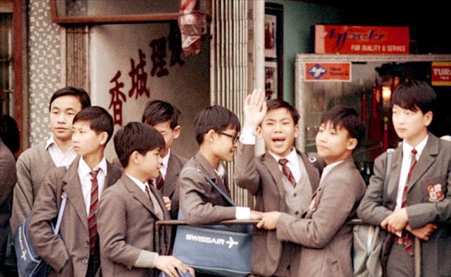 1972年的香港老照片：现代化建筑随处可见，图9是当时的贫民区