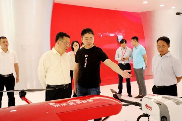 刘强东称京东只卖真货,侯恩龙发呵呵讽刺,假茅台真相至今不明