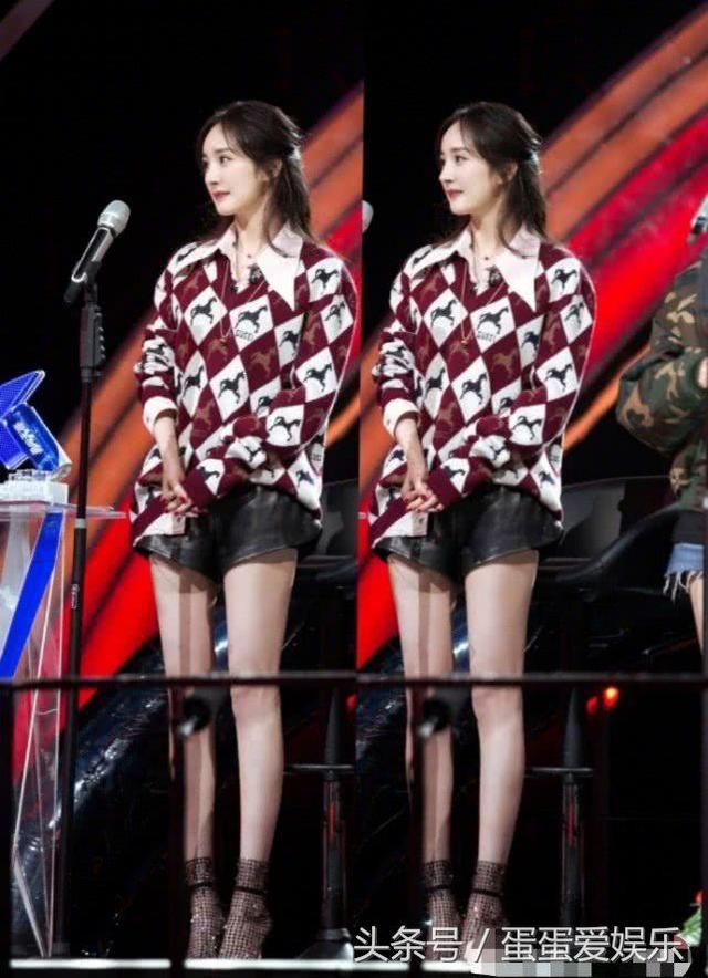 杨幂拼了！脚踩两根针站一小时，大长腿十分吸睛！