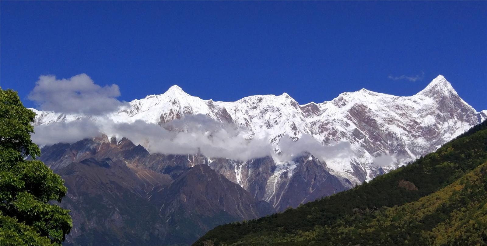 游览雅鲁藏布江大峡谷, 远眺南迦巴瓦峰