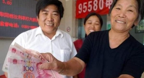  老年生活：2019年社保新规定，45岁以上就不用交养老保险了，看