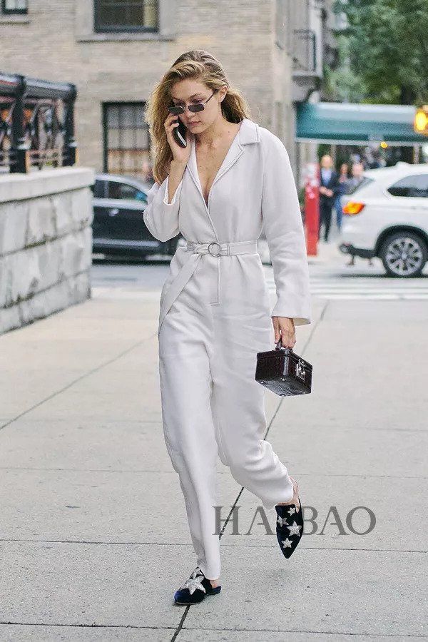 种草| 王菲又把工装连体裤穿火了,早秋抢占C位就靠它啦!