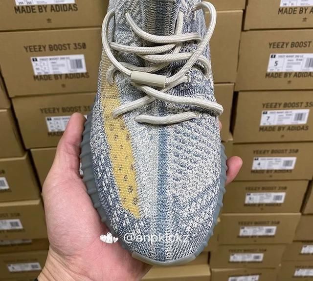  「实物」Yeezy 350v2 “灰生胶”实物泄露！延续无鞋提设计有点香！