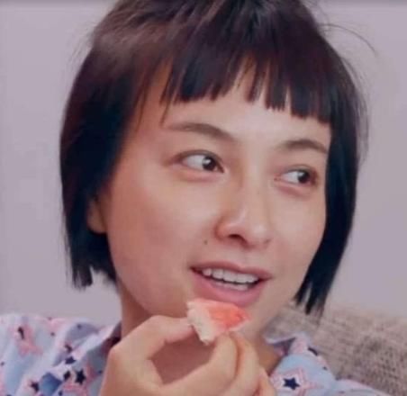 吴昕的吊带装与她的素颜天差地别 网友：东北赫本和大妈的区别