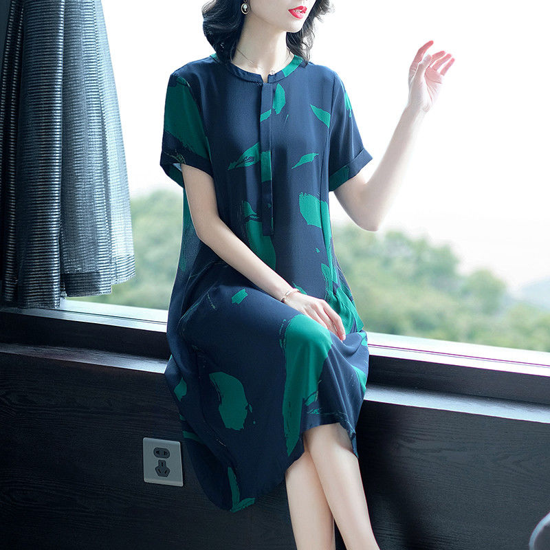 偷偷告诉你!丰满的女人这样穿,前凸后翘超性感,十个男人九个迷