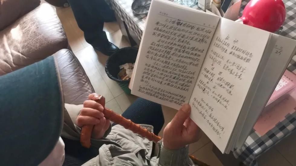  「南湖中央」武汉无疫情小区居民可以下楼了！记者现场探访