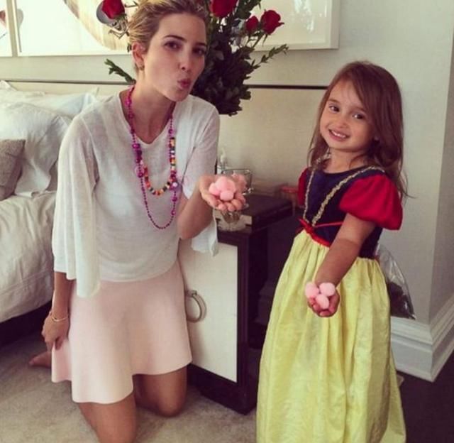 伊万卡身材傲人皮肤白皙如雪，最后一张女儿出镜可爱