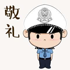 『举动』惊险！暴雨中大树倒在马路上 民警的这一举动太赞了