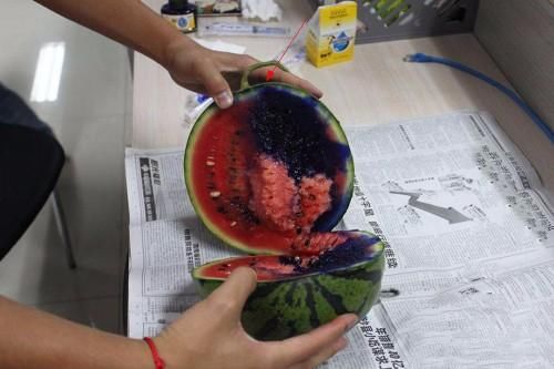 西瓜打甜蜜素真的假的？专家告诉你真相，这几句话要记住